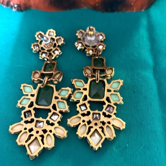 Stella and Dot Melanie Chandelier convertible Earrings
Green/cream 3” - Picture 2 of 5